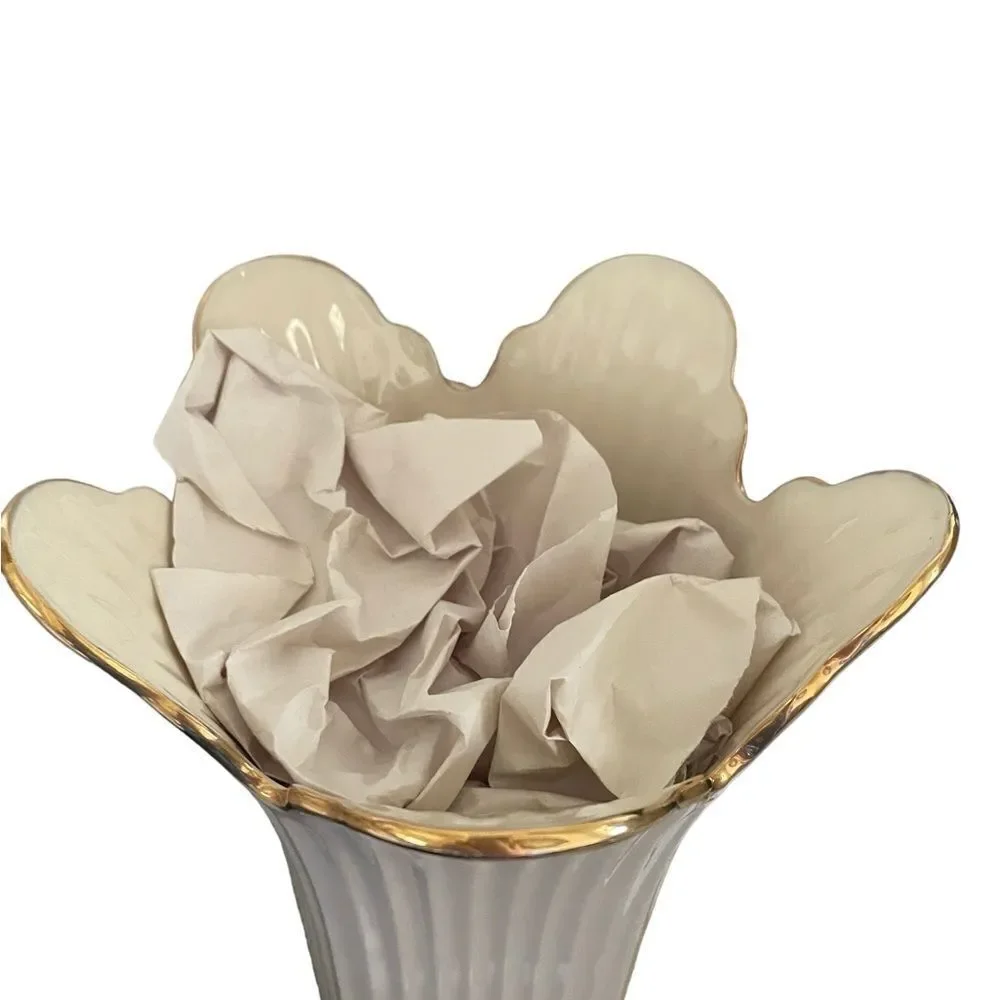 LENOX MERIDIAN CHINA FLUTED VASE‎